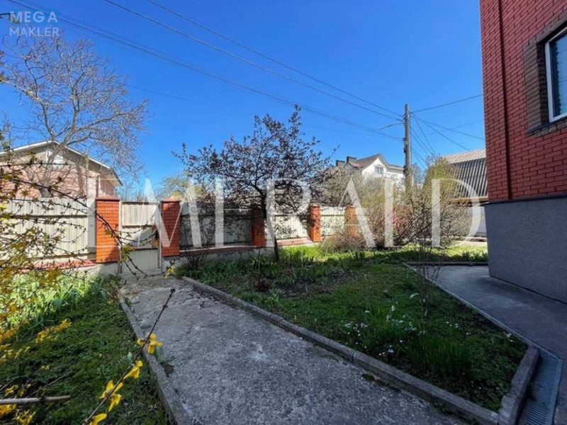 Продаж дома, 2&nbsp;поверху, 218,10&nbsp;кв.м, 4&nbsp;кімнати, ділянка 7,62&nbsp;соток, <a class="location-link" href="/kiev/" title="Недвижимость Київ">Київ</a>, <a class="location-link" href="/kiev/solomenskij/" title="Недвижимость Солом'янський район">Солом'янський р-н</a>, Молодежная ул., 10В (изображение 24)