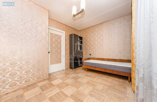Продаж 3 кімнатної квартири (70/40/8), 4 пов. 5 пов. будинку, <a class="location-link" href="/kiev/" title="Недвижимость Київ">Київ</a>, <a class="location-link" href="/kiev/shevchenkovskij/" title="Недвижимость Шевченківський район">Шевченківський р-н</a>, Уссурійська вул., 6 (изображение 2)