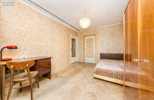 Продаж 3 кімнатної квартири (70/40/8), 4 пов. 5 пов. будинку, <a class="location-link" href="/kiev/" title="Недвижимость Київ">Київ</a>, <a class="location-link" href="/kiev/shevchenkovskij/" title="Недвижимость Шевченківський район">Шевченківський р-н</a>, Уссурійська вул., 6 (изображение 4)
