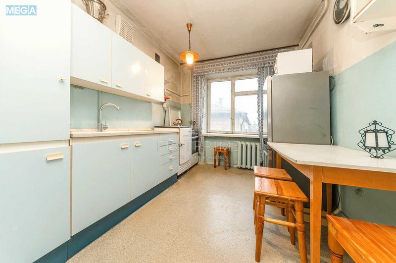 Продаж 3 кімнатної квартири (70/40/8), 4 пов. 5 пов. будинку, <a class="location-link" href="/kiev/" title="Недвижимость Київ">Київ</a>, <a class="location-link" href="/kiev/shevchenkovskij/" title="Недвижимость Шевченківський район">Шевченківський р-н</a>, Уссурійська вул., 6 (изображение 6)