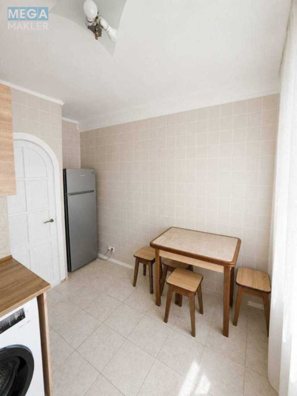 Оренда 2 кімнатної квартири, <a class="location-link" href="/kiev/" title="Недвижимость Київ">Київ</a>, <a class="location-link" href="/kiev/dneprovskij/" title="Недвижимость Дніпровський район">Дніпровський р-н</a>, Дарницький бульв., 17 (изображение 3)