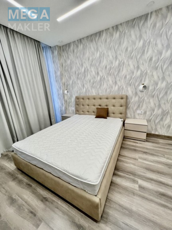 Оренда 1 кімнатної квартири, люкс, <a class="location-link" href="/kiev/" title="Недвижимость Київ">Київ</a>, <a class="location-link" href="/kiev/pecherskij/" title="Недвижимость Печерський район">Печерський р-н</a>, Верхогляда 19А ( <img src="https://megamakler.com.ua/metro/00ff00.gif" alt="" class="metro" /> м. Печерская, 10 ) (изображение 6)