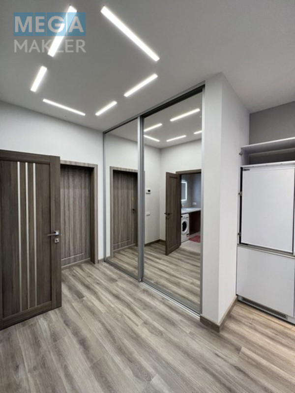 Оренда 1 кімнатної квартири, люкс, <a class="location-link" href="/kiev/" title="Недвижимость Київ">Київ</a>, <a class="location-link" href="/kiev/pecherskij/" title="Недвижимость Печерський район">Печерський р-н</a>, Верхогляда 19А ( <img src="https://megamakler.com.ua/metro/00ff00.gif" alt="" class="metro" /> м. Печерская, 10 ) (изображение 7)