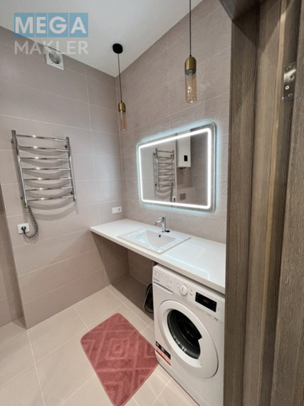 Оренда 1 кімнатної квартири, люкс, <a class="location-link" href="/kiev/" title="Недвижимость Київ">Київ</a>, <a class="location-link" href="/kiev/pecherskij/" title="Недвижимость Печерський район">Печерський р-н</a>, Верхогляда 19А ( <img src="https://megamakler.com.ua/metro/00ff00.gif" alt="" class="metro" /> м. Печерская, 10 ) (изображение 9)