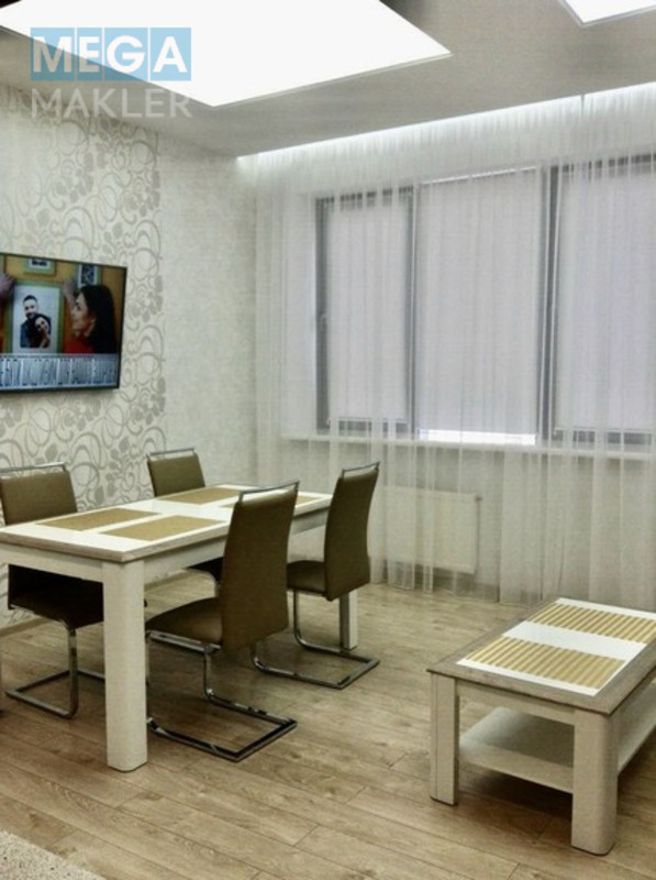 Оренда 2 кімнатної квартири, люкс, <a class="location-link" href="/kiev/" title="Недвижимость Київ">Київ</a>, <a class="location-link" href="/kiev/darnickij/" title="Недвижимость Дарницький район">Дарницький р-н</a>, Трускавецька 6В ( <img src="https://megamakler.com.ua/metro/00ff00.gif" alt="" class="metro" /> м. Осокорки, 7 ) (изображение 2)