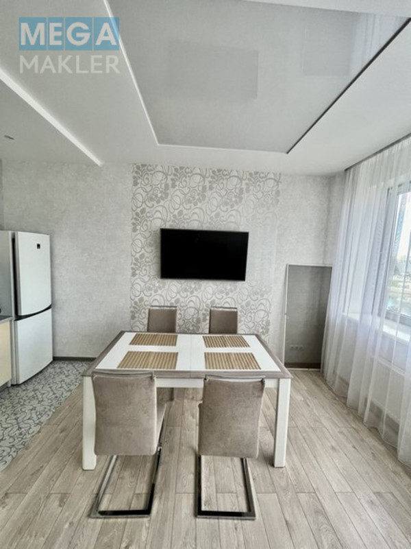 Оренда 2 кімнатної квартири, люкс, <a class="location-link" href="/kiev/" title="Недвижимость Київ">Київ</a>, <a class="location-link" href="/kiev/darnickij/" title="Недвижимость Дарницький район">Дарницький р-н</a>, Трускавецька 6В ( <img src="https://megamakler.com.ua/metro/00ff00.gif" alt="" class="metro" /> м. Осокорки, 7 ) (изображение 6)