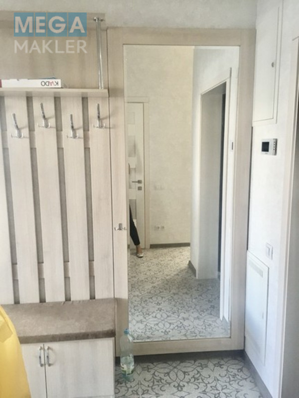Оренда 2 кімнатної квартири, люкс, <a class="location-link" href="/kiev/" title="Недвижимость Київ">Київ</a>, <a class="location-link" href="/kiev/darnickij/" title="Недвижимость Дарницький район">Дарницький р-н</a>, Трускавецька 6В ( <img src="https://megamakler.com.ua/metro/00ff00.gif" alt="" class="metro" /> м. Осокорки, 7 ) (изображение 15)