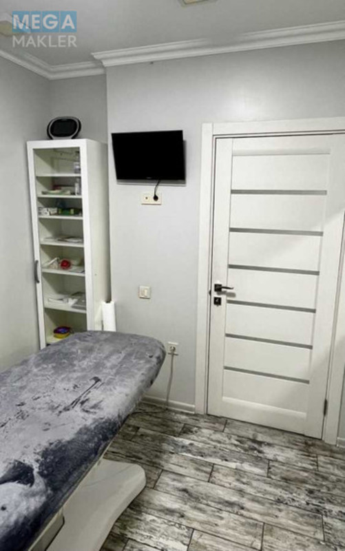 Продаж комерційної нерухомості, 48&nbsp;кв.м, <a class="location-link" href="/kiev/" title="Недвижимость Київ">Київ</a>, <a class="location-link" href="/kiev/dneprovskij/" title="Недвижимость Дніпровський район">Дніпровський р-н</a>, Регенераторная ул., 4 (изображение 9)
