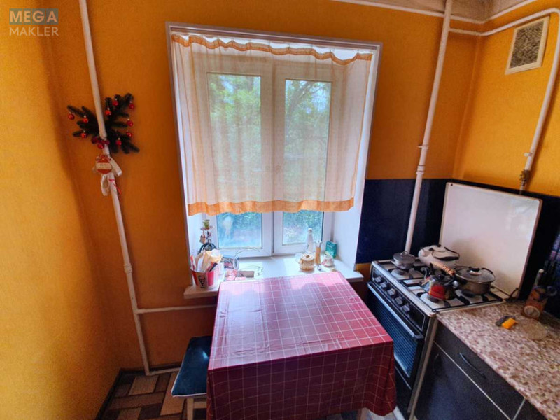 Продаж 1 кімнатної квартири (35/19/7), 3 пов. 5 пов. будинку, <a class="location-link" href="/kiev/" title="Недвижимость Київ">Київ</a>, <a class="location-link" href="/kiev/pecherskij/" title="Недвижимость Печерський район">Печерський р-н</a>, Дружби Народів бульв., 8 (изображение 3)
