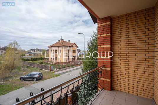 Продаж дома, 2&nbsp;поверху, 419&nbsp;кв.м, 7&nbsp;кімнат, ділянка 10&nbsp;соток, <a class="location-link" href="/kiev/" title="Недвижимость Київ">Київ</a>, <a class="location-link" href="/kiev/desnyanskij/" title="Недвижимость Деснянський район">Деснянський р-н</a>, Радунська вул. (изображение 7)