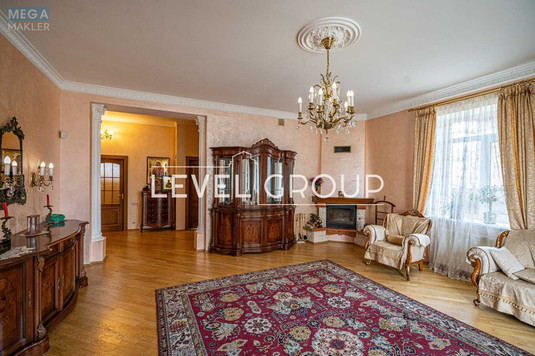 Продаж дома, 2&nbsp;поверху, 419&nbsp;кв.м, 7&nbsp;кімнат, ділянка 10&nbsp;соток, <a class="location-link" href="/kiev/" title="Недвижимость Київ">Київ</a>, <a class="location-link" href="/kiev/desnyanskij/" title="Недвижимость Деснянський район">Деснянський р-н</a>, Радунська вул. (изображение 12)