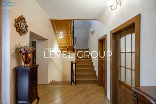 Продаж дома, 2&nbsp;поверху, 419&nbsp;кв.м, 7&nbsp;кімнат, ділянка 10&nbsp;соток, <a class="location-link" href="/kiev/" title="Недвижимость Київ">Київ</a>, <a class="location-link" href="/kiev/desnyanskij/" title="Недвижимость Деснянський район">Деснянський р-н</a>, Радунська вул. (изображение 14)