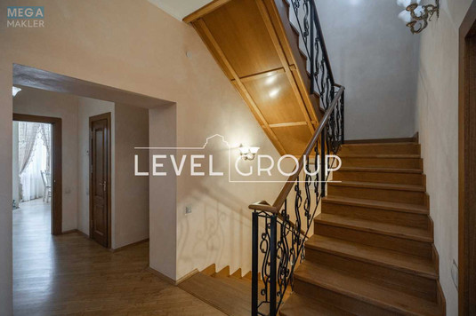 Продаж дома, 2&nbsp;поверху, 419&nbsp;кв.м, 7&nbsp;кімнат, ділянка 10&nbsp;соток, <a class="location-link" href="/kiev/" title="Недвижимость Київ">Київ</a>, <a class="location-link" href="/kiev/desnyanskij/" title="Недвижимость Деснянський район">Деснянський р-н</a>, Радунська вул. (изображение 15)