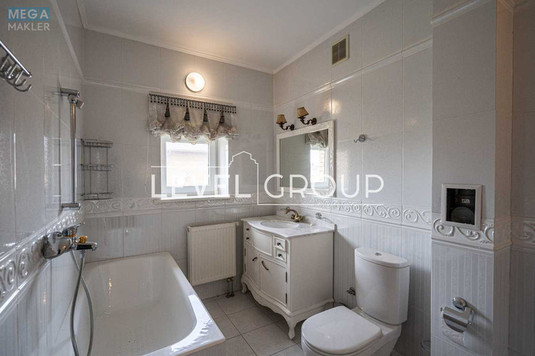 Продаж дома, 2&nbsp;поверху, 419&nbsp;кв.м, 7&nbsp;кімнат, ділянка 10&nbsp;соток, <a class="location-link" href="/kiev/" title="Недвижимость Київ">Київ</a>, <a class="location-link" href="/kiev/desnyanskij/" title="Недвижимость Деснянський район">Деснянський р-н</a>, Радунська вул. (изображение 16)