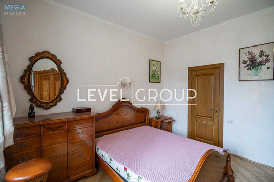 Продаж дома, 2&nbsp;поверху, 419&nbsp;кв.м, 7&nbsp;кімнат, ділянка 10&nbsp;соток, <a class="location-link" href="/kiev/" title="Недвижимость Київ">Київ</a>, <a class="location-link" href="/kiev/desnyanskij/" title="Недвижимость Деснянський район">Деснянський р-н</a>, Радунська вул. (изображение 18)