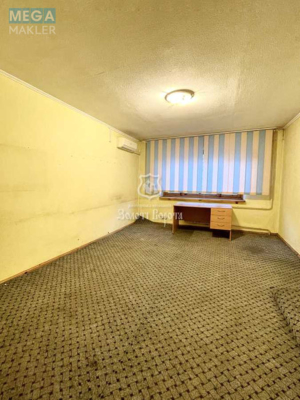 Продаж 5 кімнатної квартири (101/68/9,5), 1 пов. 9 пов. будинку, <a class="location-link" href="/kiev/" title="Недвижимость Київ">Київ</a>, <a class="location-link" href="/kiev/goloseevskij/" title="Недвижимость Голосіївський район">Голосіївський р-н</a>, Васильківська вул., 38 (изображение 5)