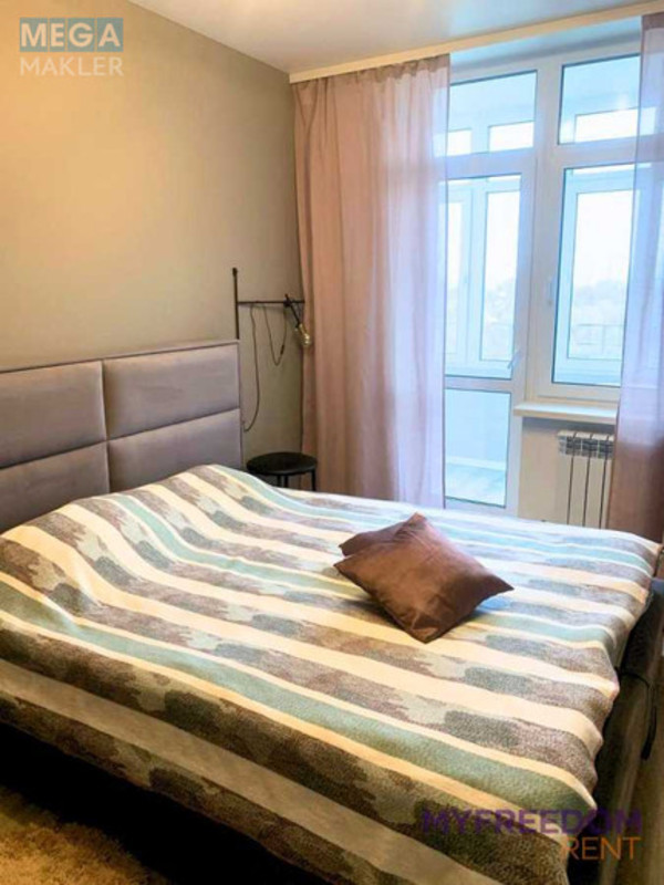 Оренда 2 кімнатної квартири, <a class="location-link" href="/kiev/" title="Недвижимость Київ">Київ</a>, <a class="location-link" href="/kiev/solomenskij/" title="Недвижимость Солом'янський район">Солом'янський р-н</a>, Митрополита Василя Липківського вул., 37В (изображение 3)