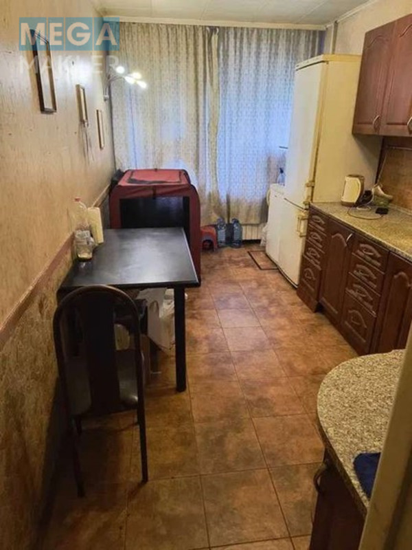 Продаж 3 кімнатної квартири (95/51/10), 1 пов. 9 пов. будинку, <a class="location-link" href="/kiev/" title="Недвижимость Київ">Київ</a>, <a class="location-link" href="/kiev/solomenskij/" title="Недвижимость Солом'янський район">Солом'янський р-н</a>, Ереванская ул., 10А ( <img src="https://megamakler.com.ua/metro/00ff00.gif" alt="" class="metro" /> м. Дорогожичи ) (изображение 2)