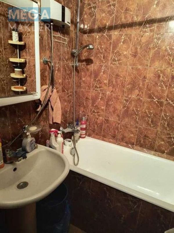 Продаж 3 кімнатної квартири (95/51/10), 1 пов. 9 пов. будинку, <a class="location-link" href="/kiev/" title="Недвижимость Київ">Київ</a>, <a class="location-link" href="/kiev/solomenskij/" title="Недвижимость Солом'янський район">Солом'янський р-н</a>, Ереванская ул., 10А ( <img src="https://megamakler.com.ua/metro/00ff00.gif" alt="" class="metro" /> м. Дорогожичи ) (изображение 7)