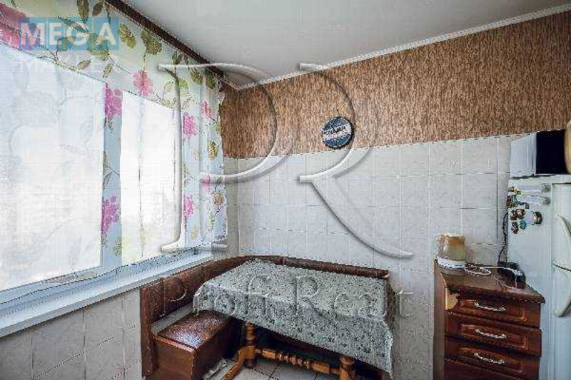 Продаж 3 кімнатної квартири (63/42/8), 8 пов. 9 пов. будинку, <a class="location-link" href="/kiev/" title="Недвижимость Київ">Київ</a>, <a class="location-link" href="/kiev/svyatoshinskij/" title="Недвижимость Святошинський район">Святошинський р-н</a>, Наумова Генерала вулиця, 41 (изображение 3)