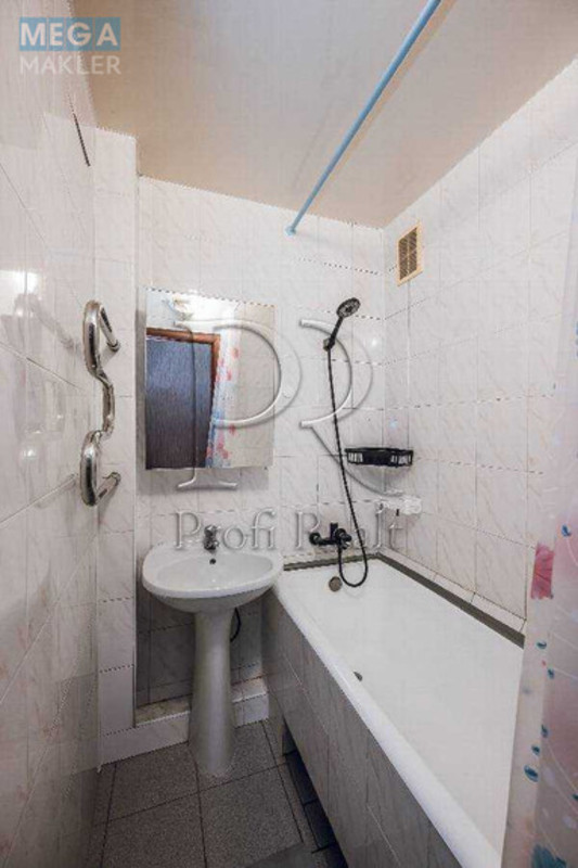 Продаж 3 кімнатної квартири (63/42/8), 8 пов. 9 пов. будинку, <a class="location-link" href="/kiev/" title="Недвижимость Київ">Київ</a>, <a class="location-link" href="/kiev/svyatoshinskij/" title="Недвижимость Святошинський район">Святошинський р-н</a>, Наумова Генерала вулиця, 41 (изображение 17)