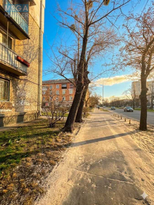 Продаж 2 кімнатної квартири (56/33/8), 3 пов. 5 пов. будинку, <a class="location-link" href="/kiev/" title="Недвижимость Київ">Київ</a>, <a class="location-link" href="/kiev/dneprovskij/" title="Недвижимость Дніпровський район">Дніпровський р-н</a>, Верховної Ради бульв., 13 (изображение 9)