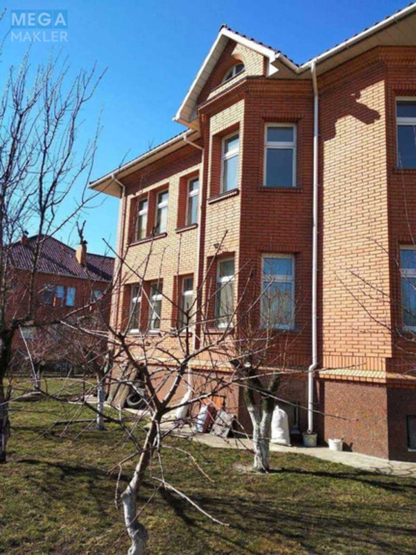 Продаж дома, 2&nbsp;поверху, 491&nbsp;кв.м, 8&nbsp;кімнат, ділянка 10&nbsp;соток, <a class="location-link" href="/kiev/" title="Недвижимость Київ">Київ</a>, <a class="location-link" href="/kiev/desnyanskij/" title="Недвижимость Деснянський район">Деснянський р-н</a>, Радунская ул. (изображение 7)