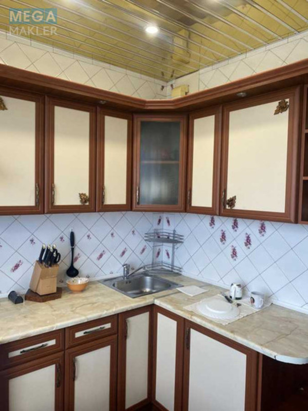 Оренда 3 кімнатної квартири, <a class="location-link" href="/kiev/" title="Недвижимость Київ">Київ</a>, <a class="location-link" href="/kiev/solomenskij/" title="Недвижимость Солом'янський район">Солом'янський р-н</a>, Вадима Гетьмана ул., 44 (изображение 3)