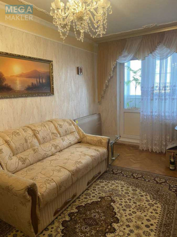 Оренда 3 кімнатної квартири, <a class="location-link" href="/kiev/" title="Недвижимость Київ">Київ</a>, <a class="location-link" href="/kiev/solomenskij/" title="Недвижимость Солом'янський район">Солом'янський р-н</a>, Вадима Гетьмана ул., 44 (изображение 4)