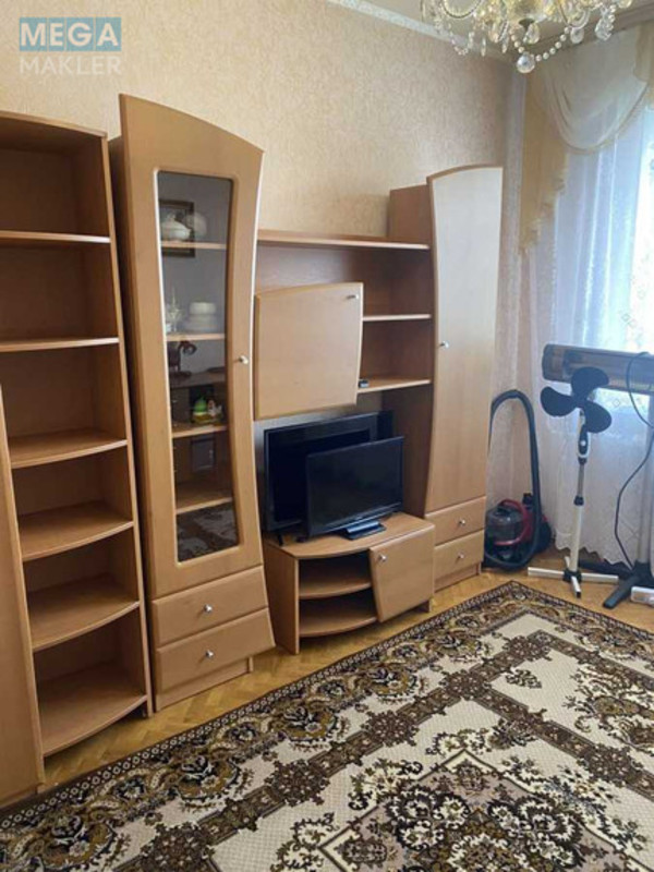 Оренда 3 кімнатної квартири, <a class="location-link" href="/kiev/" title="Недвижимость Київ">Київ</a>, <a class="location-link" href="/kiev/solomenskij/" title="Недвижимость Солом'янський район">Солом'янський р-н</a>, Вадима Гетьмана ул., 44 (изображение 16)