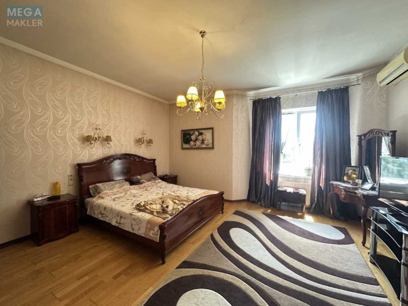 Продаж дома, 2&nbsp;поверху, 283&nbsp;кв.м, 4&nbsp;кімнати, ділянка 8&nbsp;соток, <a class="location-link" href="/kiev/" title="Недвижимость Київ">Київ</a>, <a class="location-link" href="/kiev/darnickij/" title="Недвижимость Дарницький район">Дарницький р-н</a>, 139-я Садовая ул. (изображение 7)