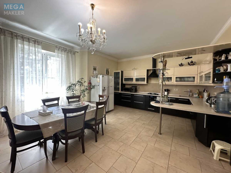 Продаж дома, 2&nbsp;поверху, 283&nbsp;кв.м, 4&nbsp;кімнати, ділянка 8&nbsp;соток, <a class="location-link" href="/kiev/" title="Недвижимость Київ">Київ</a>, <a class="location-link" href="/kiev/darnickij/" title="Недвижимость Дарницький район">Дарницький р-н</a>, 139-я Садовая ул. (изображение 11)
