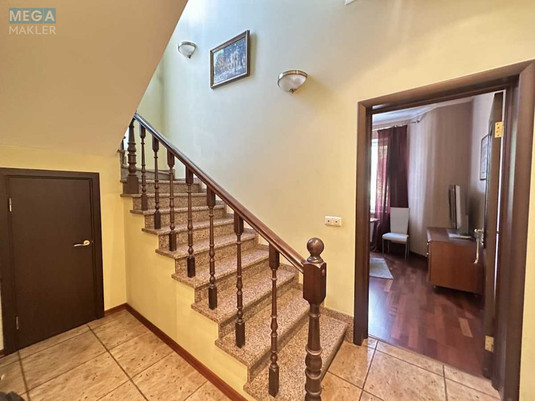 Продаж дома, 2&nbsp;поверху, 283&nbsp;кв.м, 4&nbsp;кімнати, ділянка 8&nbsp;соток, <a class="location-link" href="/kiev/" title="Недвижимость Київ">Київ</a>, <a class="location-link" href="/kiev/darnickij/" title="Недвижимость Дарницький район">Дарницький р-н</a>, 139-я Садовая ул. (изображение 13)