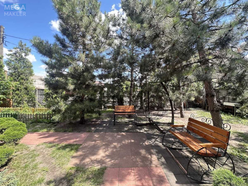 Продаж дома, 2&nbsp;поверху, 283&nbsp;кв.м, 4&nbsp;кімнати, ділянка 8&nbsp;соток, <a class="location-link" href="/kiev/" title="Недвижимость Київ">Київ</a>, <a class="location-link" href="/kiev/darnickij/" title="Недвижимость Дарницький район">Дарницький р-н</a>, 139-я Садовая ул. (изображение 16)