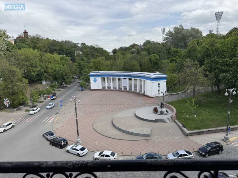 Продаж 7 кімнатної квартири (309/117/10), 5 пов. 7 пов. будинку, <a class="location-link" href="/kiev/" title="Недвижимость Київ">Київ</a>, <a class="location-link" href="/kiev/pecherskij/" title="Недвижимость Печерський район">Печерський р-н</a>, Музейний пров., 2 (изображение 5)