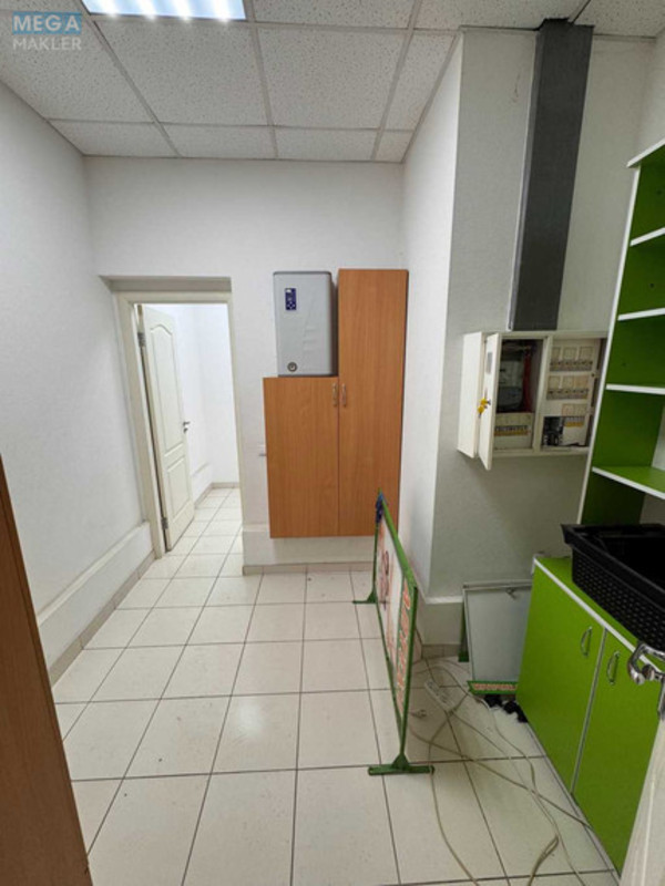 Продаж комерційної нерухомості, 75&nbsp;кв.м, под офис, <a class="location-link" href="/kiev/" title="Недвижимость Київ">Київ</a>, <a class="location-link" href="/kiev/svyatoshinskij/" title="Недвижимость Святошинський район">Святошинський р-н</a>, Клавдіївська вул., 40д (изображение 9)