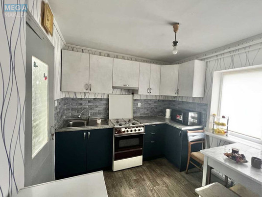Продаж дома, 1&nbsp; поверх, 140&nbsp;кв.м, 6&nbsp;кімнат, ділянка 10&nbsp;соток, <a class="location-link" href="/fastov/" title="Недвижимость Фастів">Фастів</a>, <a class="location-link" href="/fastov/obolonskij/" title="Недвижимость Оболонский район">Оболонский р-н</a>, Лянгасова, 72 (изображение 2)