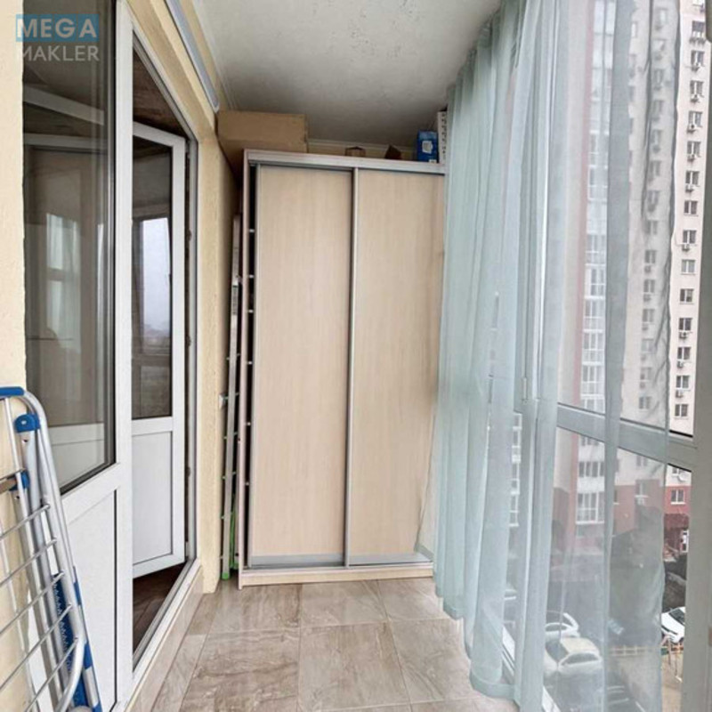 Оренда 3 кімнатної квартири, <a class="location-link" href="/kiev/" title="Недвижимость Київ">Київ</a>, <a class="location-link" href="/kiev/solomenskij/" title="Недвижимость Солом'янський район">Солом'янський р-н</a>, Гарматна вул., 38а (изображение 12)