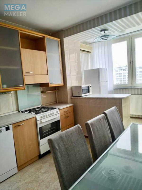 Продаж 3 кімнатної квартири (82/52/10), 16 пов. 16 пов. будинку, <a class="location-link" href="/kiev/" title="Недвижимость Київ">Київ</a>, <a class="location-link" href="/kiev/pecherskij/" title="Недвижимость Печерський район">Печерський р-н</a>, Генерала Алмазова вул., 6 (изображение 4)