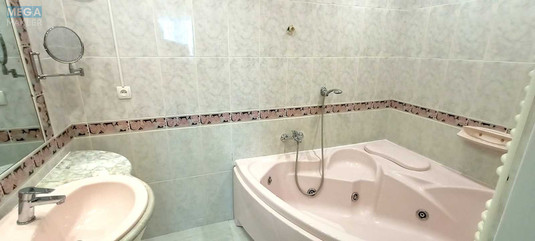 Продаж 3 кімнатної квартири (82/52/10), 16 пов. 16 пов. будинку, <a class="location-link" href="/kiev/" title="Недвижимость Київ">Київ</a>, <a class="location-link" href="/kiev/pecherskij/" title="Недвижимость Печерський район">Печерський р-н</a>, Генерала Алмазова вул., 6 (изображение 17)