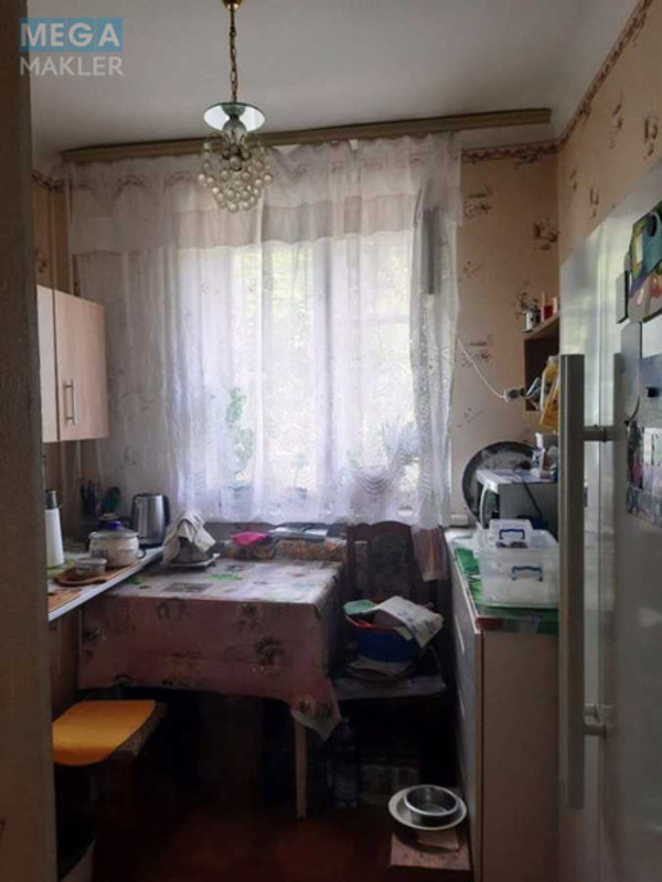 Продаж 2 кімнатної квартири (29/17/6), 2 пов. 5 пов. будинку, <a class="location-link" href="/kiev/" title="Недвижимость Київ">Київ</a>, <a class="location-link" href="/kiev/svyatoshinskij/" title="Недвижимость Святошинський район">Святошинський р-н</a>, Академіка Вернадського бульв., 63 (изображение 2)