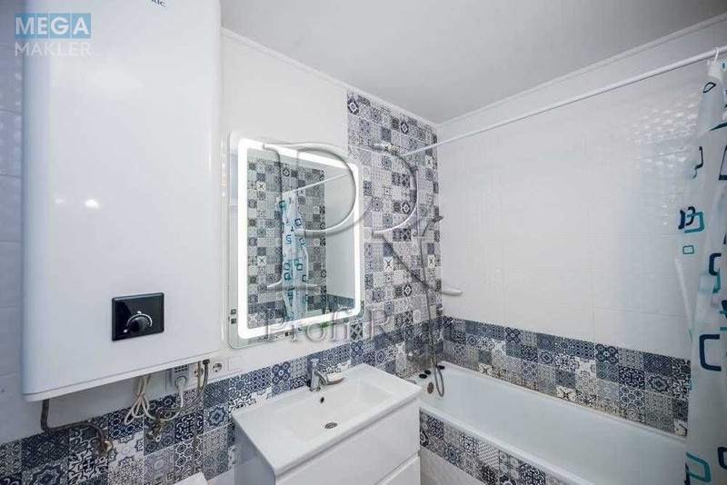 Продаж 3 кімнатної квартири (90/47/14), 10 пов. 16 пов. будинку, <a class="location-link" href="/kiev/" title="Недвижимость Київ">Київ</a>, <a class="location-link" href="/kiev/shevchenkovskij/" title="Недвижимость Шевченківський район">Шевченківський р-н</a>, Бакинська вул., 37Г (изображение 9)