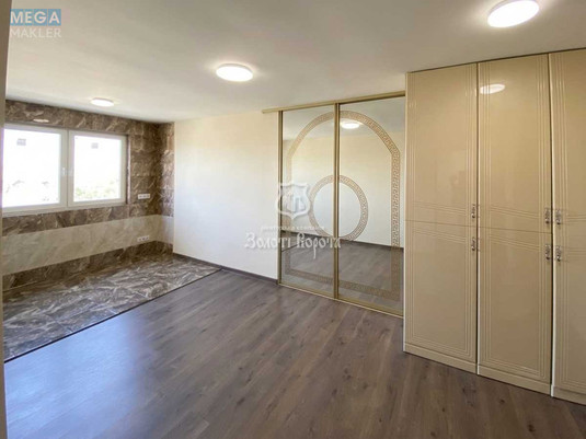 Продаж дома, 2&nbsp;поверху, 320&nbsp;кв.м, 8&nbsp;кімнат, ділянка 10&nbsp;соток, <a class="location-link" href="/glevaha/" title="Недвижимость Глеваха">Глеваха</a>, 11-Дачна, 43-45 (изображение 6)