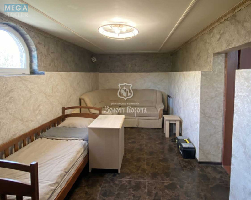 Продаж дома, 2&nbsp;поверху, 320&nbsp;кв.м, 8&nbsp;кімнат, ділянка 10&nbsp;соток, <a class="location-link" href="/glevaha/" title="Недвижимость Глеваха">Глеваха</a>, 11-Дачна, 43-45 (изображение 8)