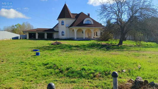 Продаж дома, 2&nbsp;поверху, 490&nbsp;кв.м, 6&nbsp;кімнат, ділянка 36&nbsp;соток, <a class="location-link" href="/procov/" title="Недвижимость Проців">Проців</a>, Веселкова, 18 (изображение 2)