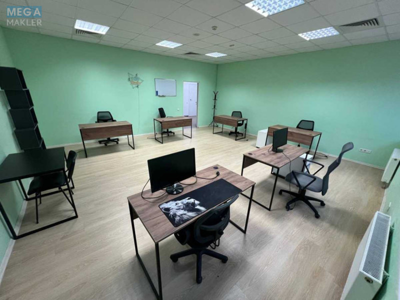 Оренда комерційної нерухомості, 50&nbsp;кв.м, под офис, <a class="location-link" href="/kiev/" title="Недвижимость Київ">Київ</a>, <a class="location-link" href="/kiev/pecherskij/" title="Недвижимость Печерський район">Печерський р-н</a>, Евгения Коновальца ул., 36Д (изображение 3)