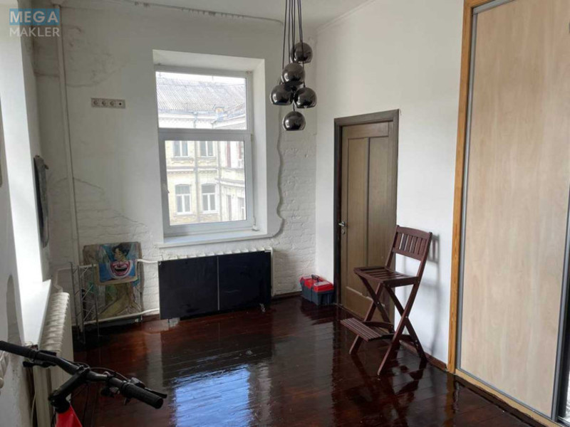 Продаж 2 кімнатної квартири (90/60/10), 4 пов. 4 пов. будинку, <a class="location-link" href="/kiev/" title="Недвижимость Київ">Київ</a>, <a class="location-link" href="/kiev/podolskij/" title="Недвижимость Подільський район">Подільський р-н</a>, Ярославская ул., 10 (изображение 7)