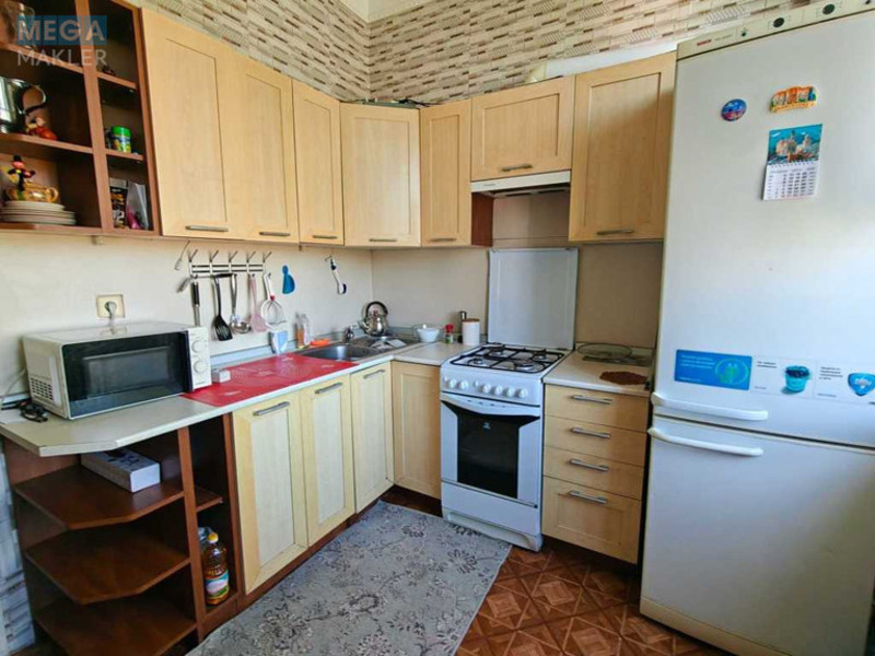 Оренда кімнати (підселення), <a class="location-link" href="/kiev/" title="Недвижимость Київ">Київ</a>, <a class="location-link" href="/kiev/pecherskij/" title="Недвижимость Печерський район">Печерський р-н</a>, Дружби Народів бульв., 13 (изображение 4)