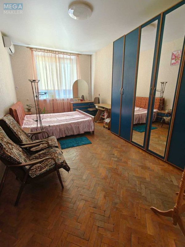 Оренда кімнати (підселення), <a class="location-link" href="/kiev/" title="Недвижимость Київ">Київ</a>, <a class="location-link" href="/kiev/pecherskij/" title="Недвижимость Печерський район">Печерський р-н</a>, Дружби Народів бульв., 13 (изображение 7)