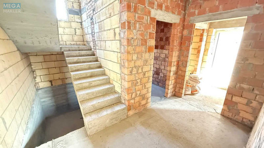 Продаж дома, 2&nbsp;поверху, 150&nbsp;кв.м, 4&nbsp;кімнати, ділянка 5&nbsp;соток, <a class="location-link" href="/kiev/" title="Недвижимость Київ">Київ</a>, <a class="location-link" href="/kiev/svyatoshinskij/" title="Недвижимость Святошинський район">Святошинський р-н</a>, Якова Качури вул. (изображение 9)